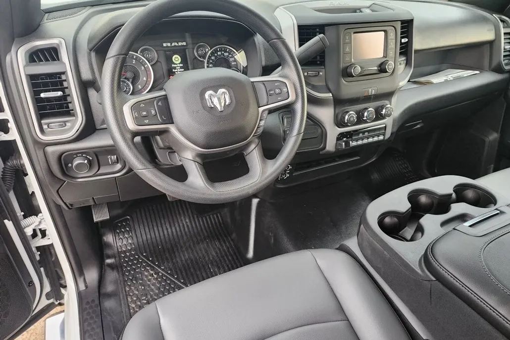 2024 Ram 5500 Tradesman SLT photo 1