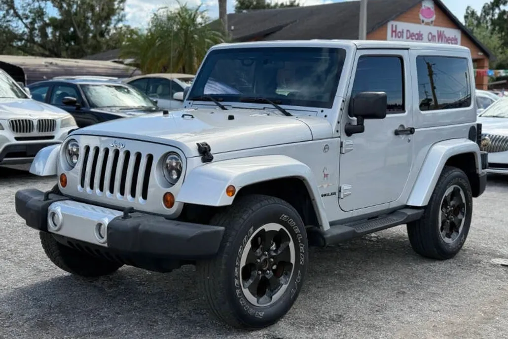 2011 Jeep Wrangler Sahara photo 1