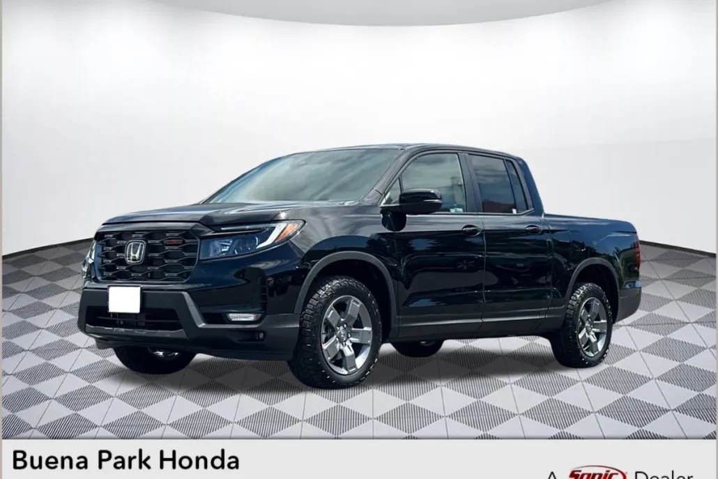 2025 Honda Ridgeline TrailSport photo 1