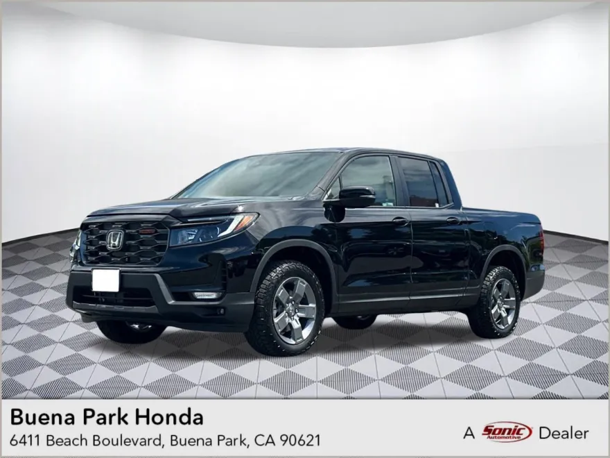 2025 Honda Ridgeline TrailSport photo 1