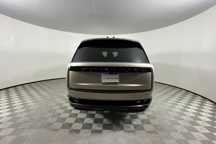 2025 Land Rover Range Rover SE photo 1