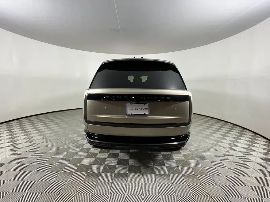 2025 Land Rover Range Rover SE photo 1