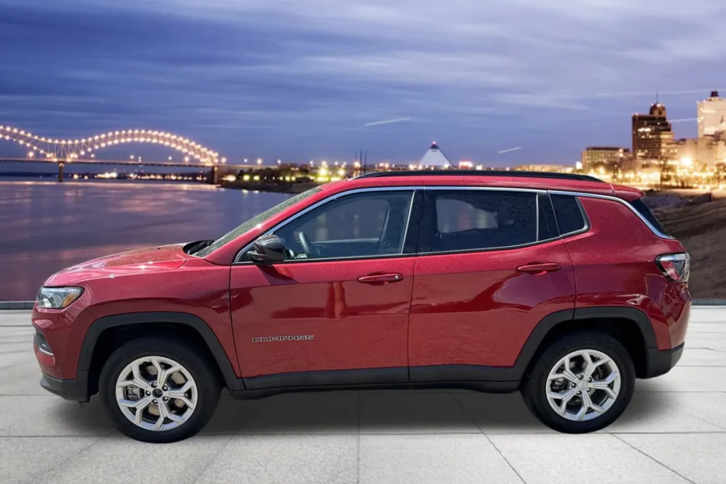 2024 Jeep Compass Latitude photo 1