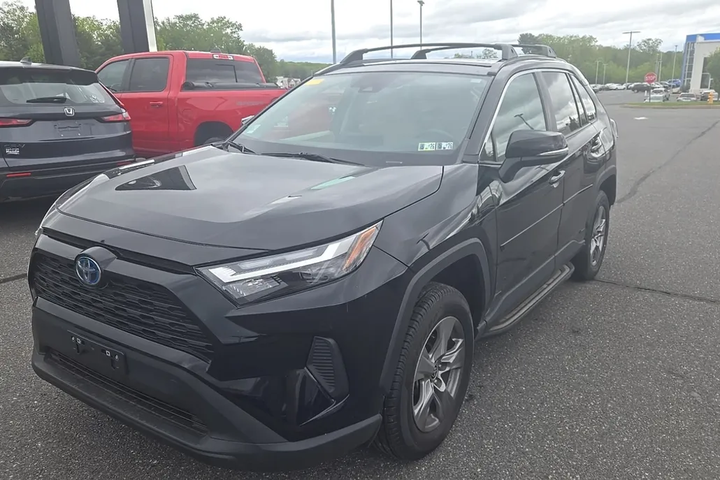 2022 Toyota RAV4 Hybrid XLE photo 1