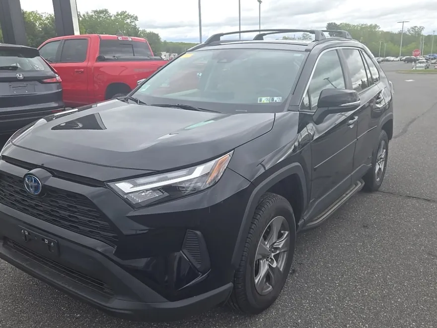 2022 Toyota RAV4 Hybrid XLE photo 1