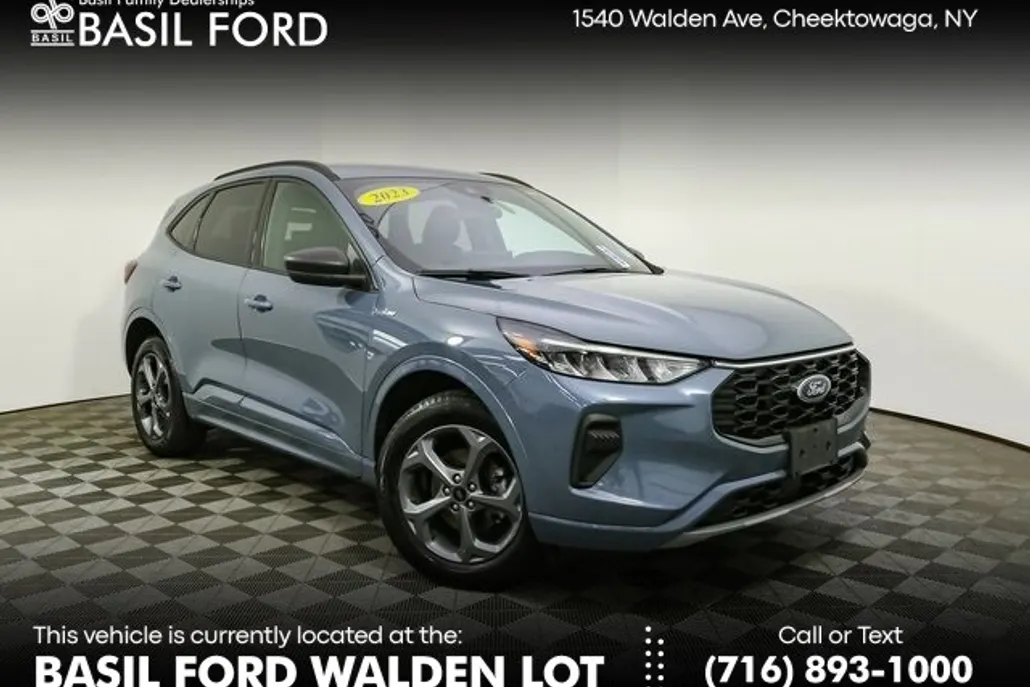2023 Ford Escape ST-Line photo 1