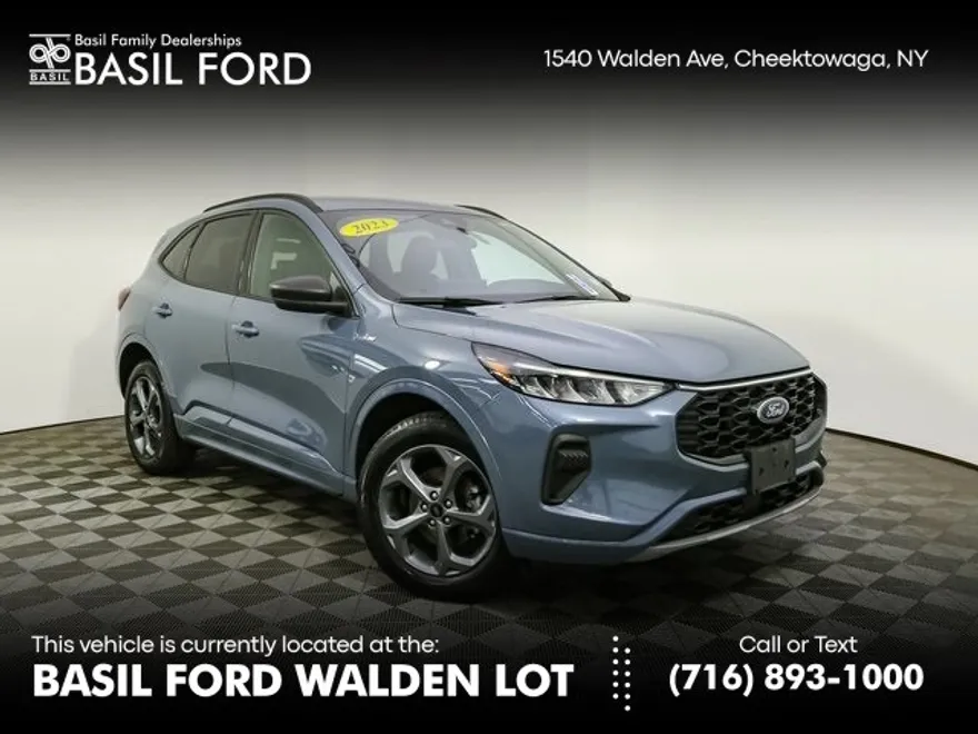 2023 Ford Escape ST-Line photo 1