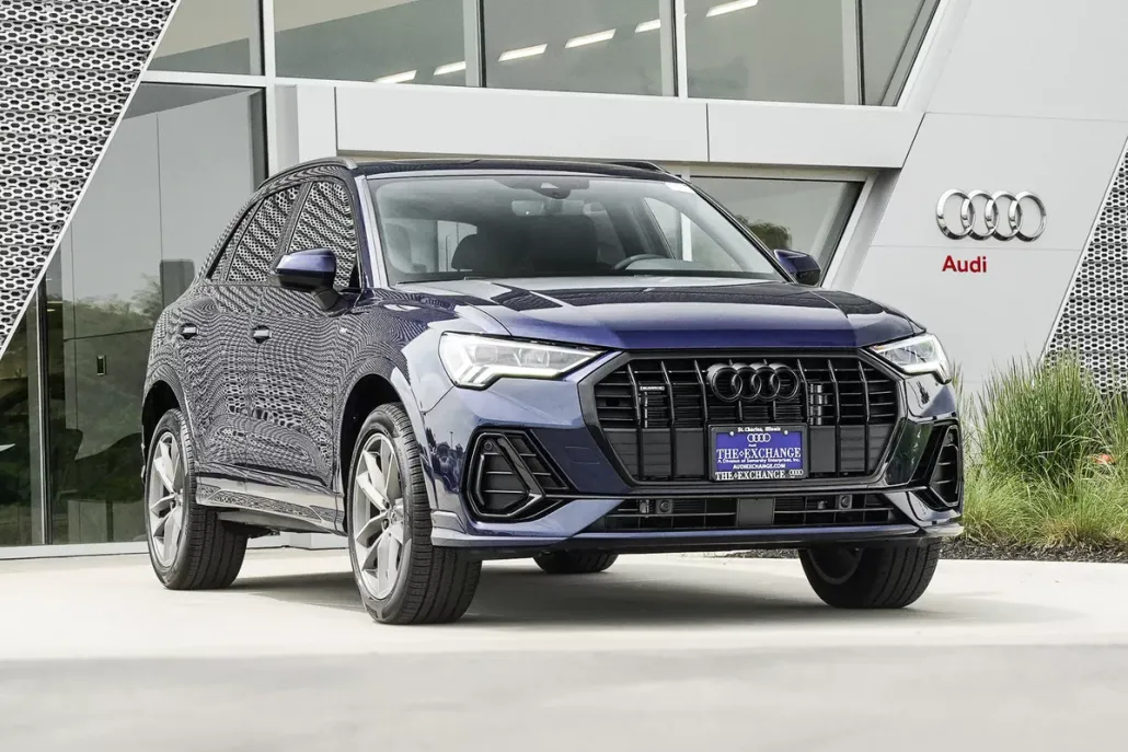 2025 Audi Q3 S line Premium photo 1