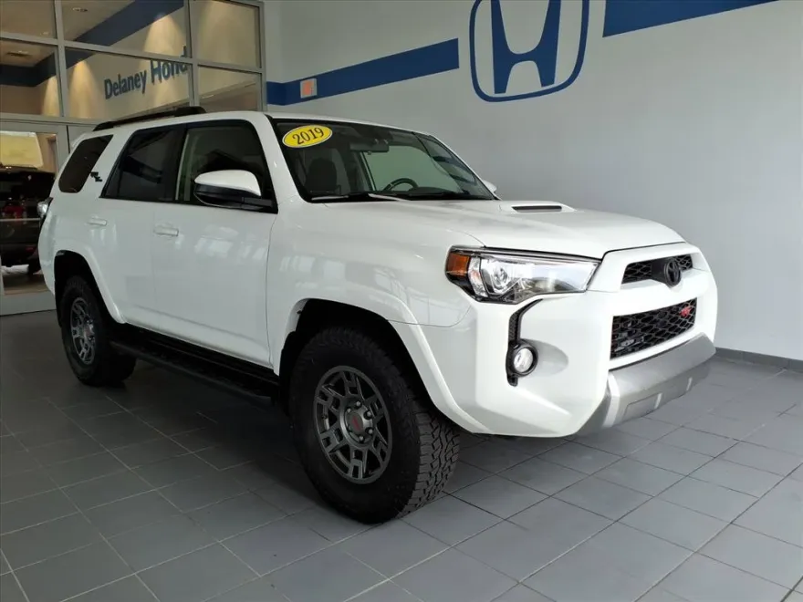 2019 Toyota 4Runner TRD photo 1