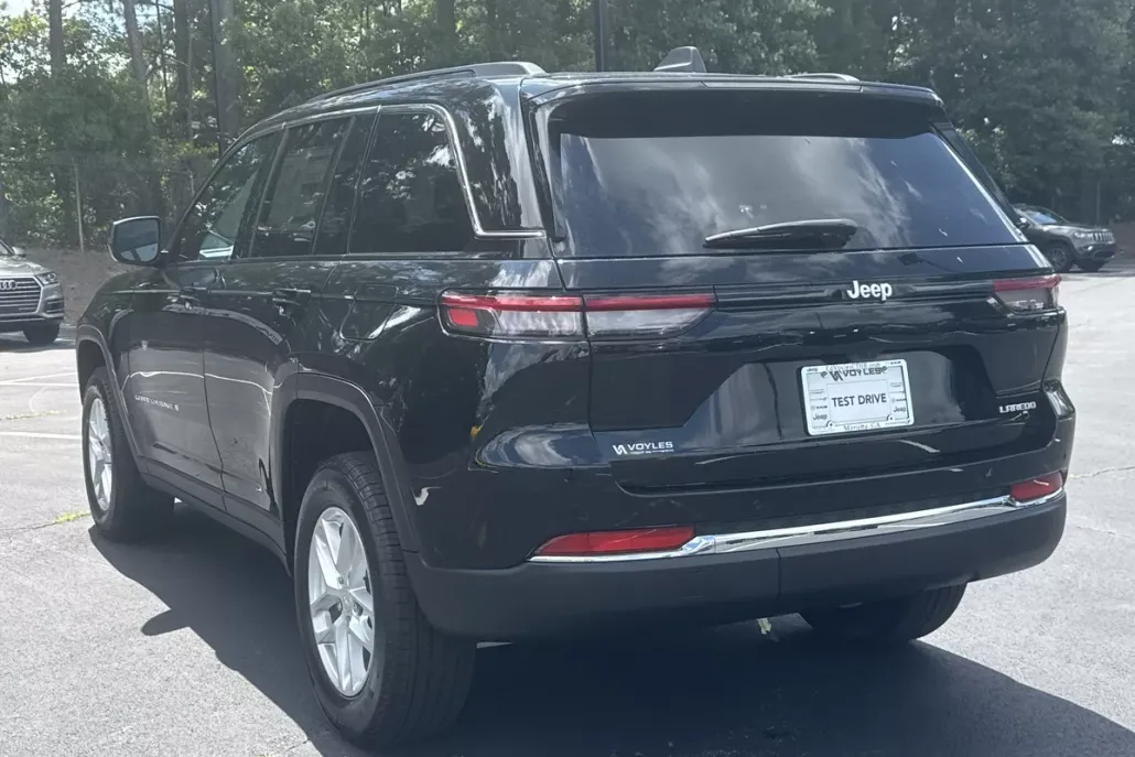 2025 Jeep Grand Cherokee Laredo X photo 1