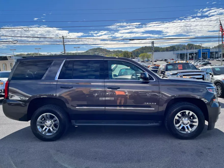 2017 Chevrolet Tahoe LS photo 1