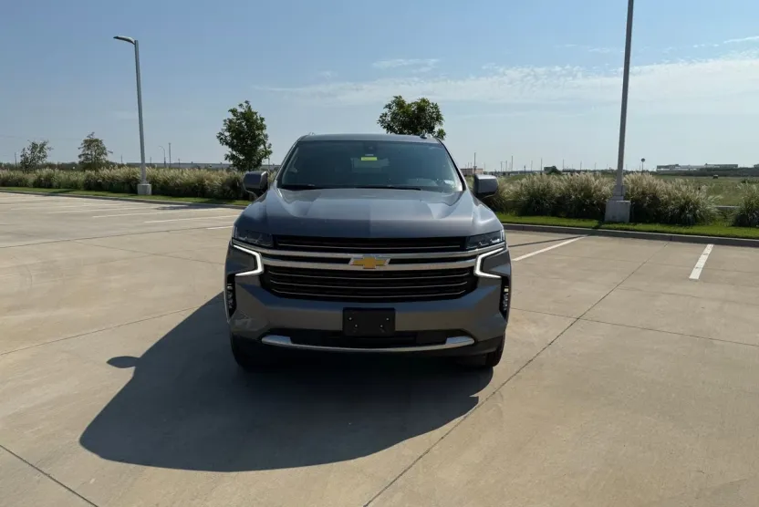 2021 Chevrolet Tahoe LT photo 1