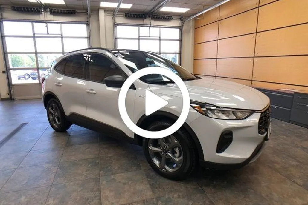 2025 Ford Escape ST-Line photo 1