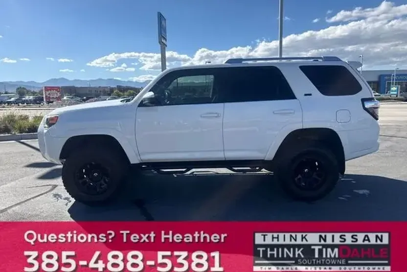 2015 Toyota 4Runner Base photo 1