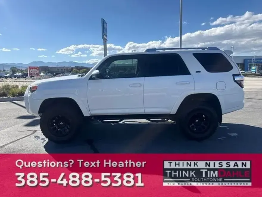 2015 Toyota 4Runner Base photo 1