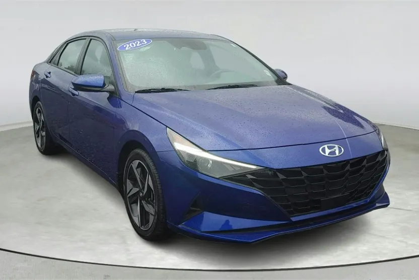 2023 Hyundai Elantra SEL photo 1