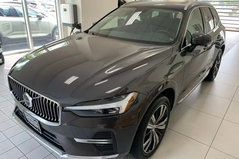 2022 Volvo XC60 B5 Inscription photo 1