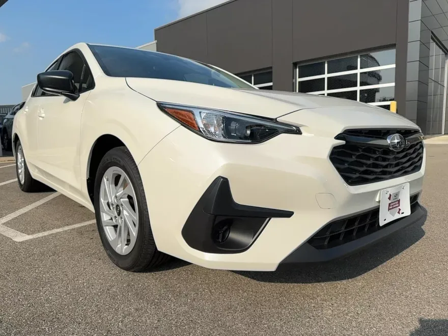 2024 Subaru Impreza Base photo 1