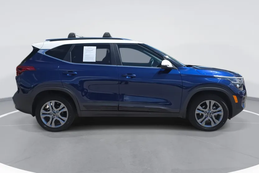 2021 Kia Seltos S photo 1