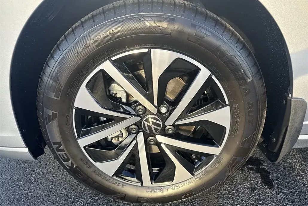 2025 Volkswagen Jetta 1.5T S photo 1