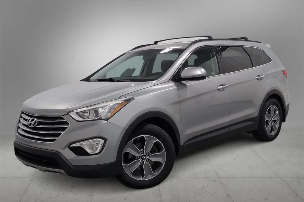 2015 Hyundai Santa Fe GLS photo 1