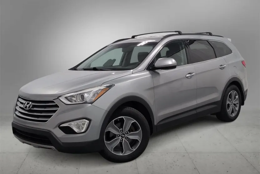 2015 Hyundai Santa Fe GLS photo 1