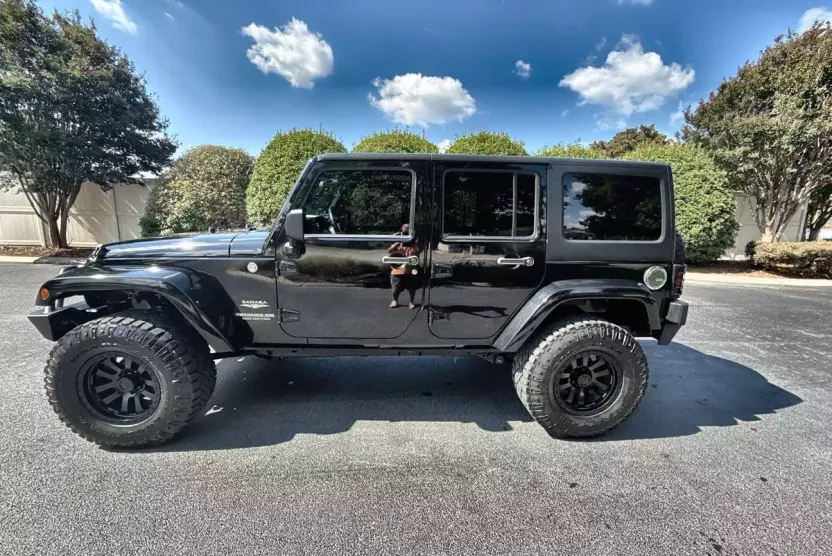2013 Jeep Wrangler Sahara photo 1