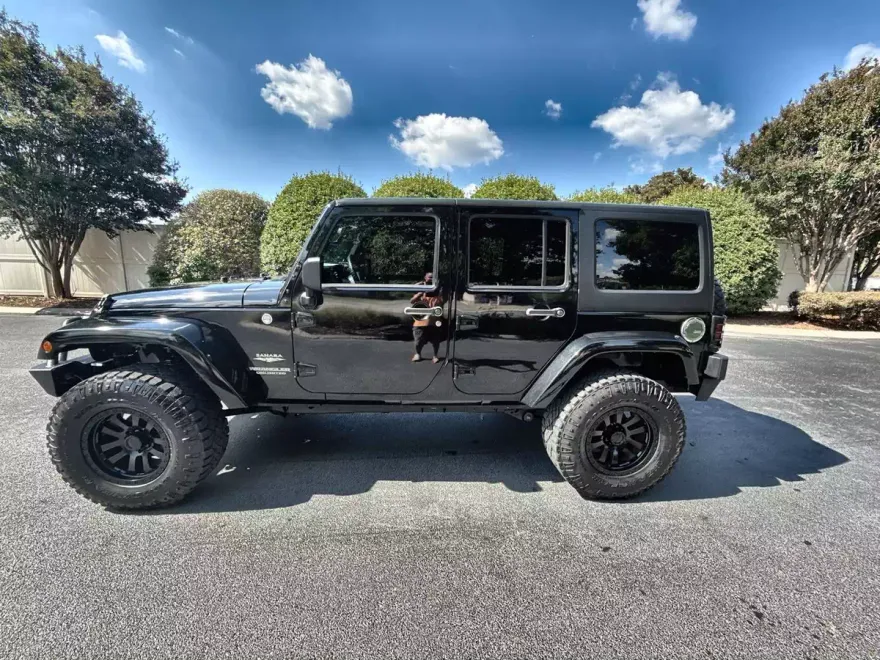 2013 Jeep Wrangler Sahara photo 1