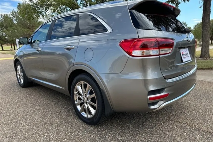 2017 Kia Sorento Limited photo 1