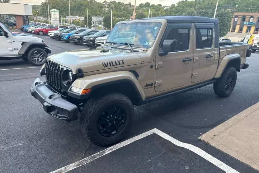 2022 Jeep Gladiator Sport photo 1