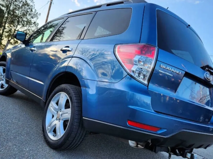 2010 Subaru Forester 2.5X Premium photo 1