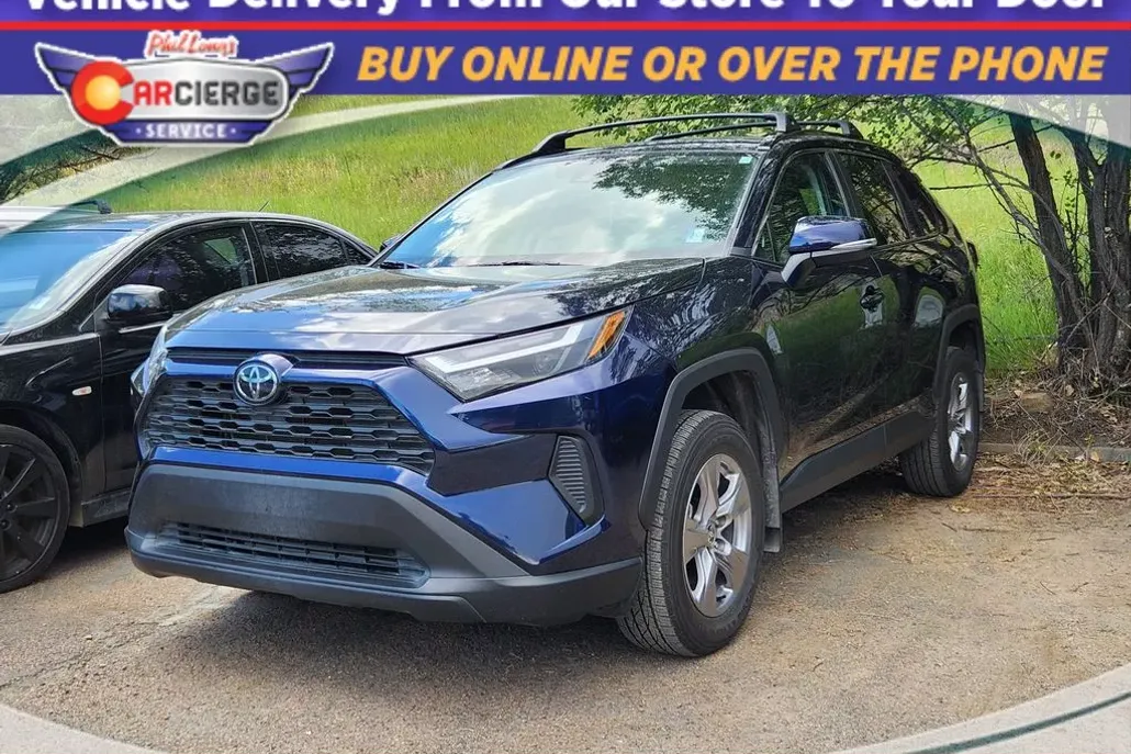 2023 Toyota RAV4 XLE photo 1