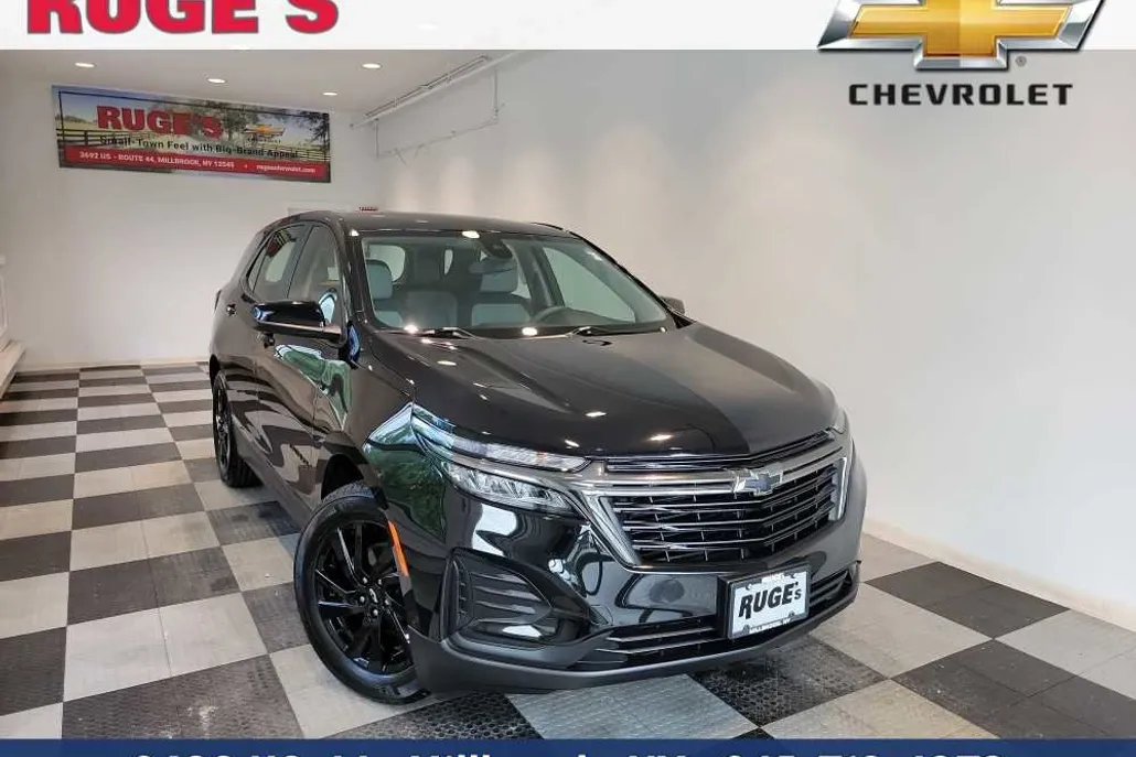 2023 Chevrolet Equinox LS photo 1