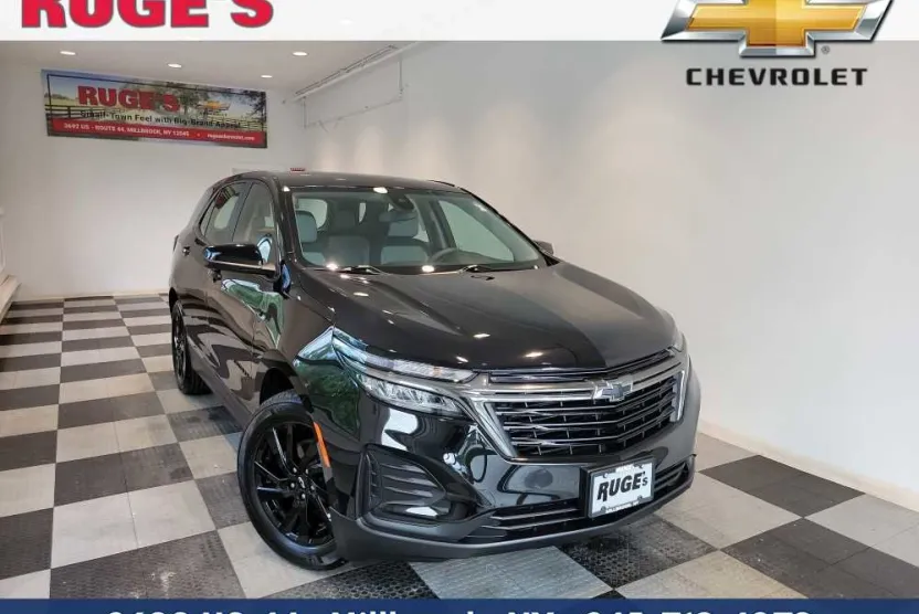 2023 Chevrolet Equinox LS photo 1