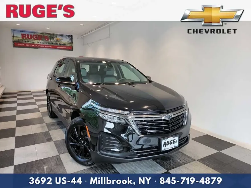 2023 Chevrolet Equinox LS photo 1