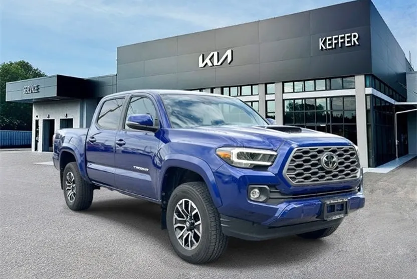 2023 Toyota Tacoma TRD Sport V6 photo 1