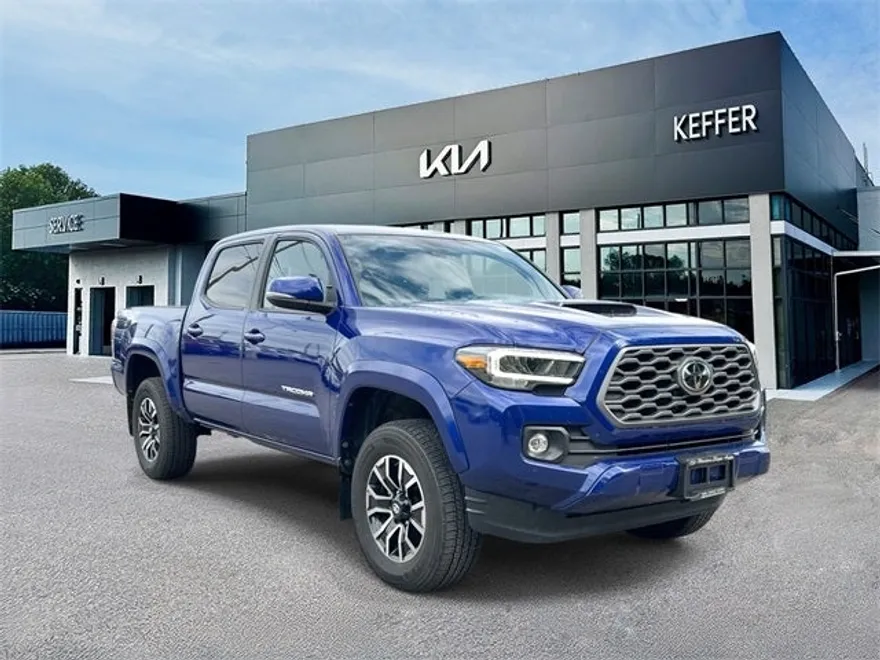 2023 Toyota Tacoma TRD Sport V6 photo 1