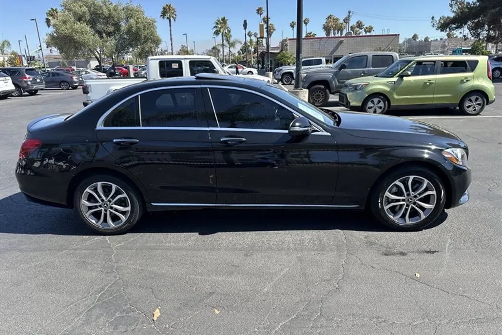 2018 Mercedes Benz C 300 4MATIC photo 1