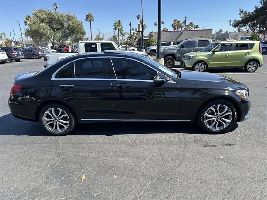 2018 Mercedes Benz C 300 4MATIC photo 1