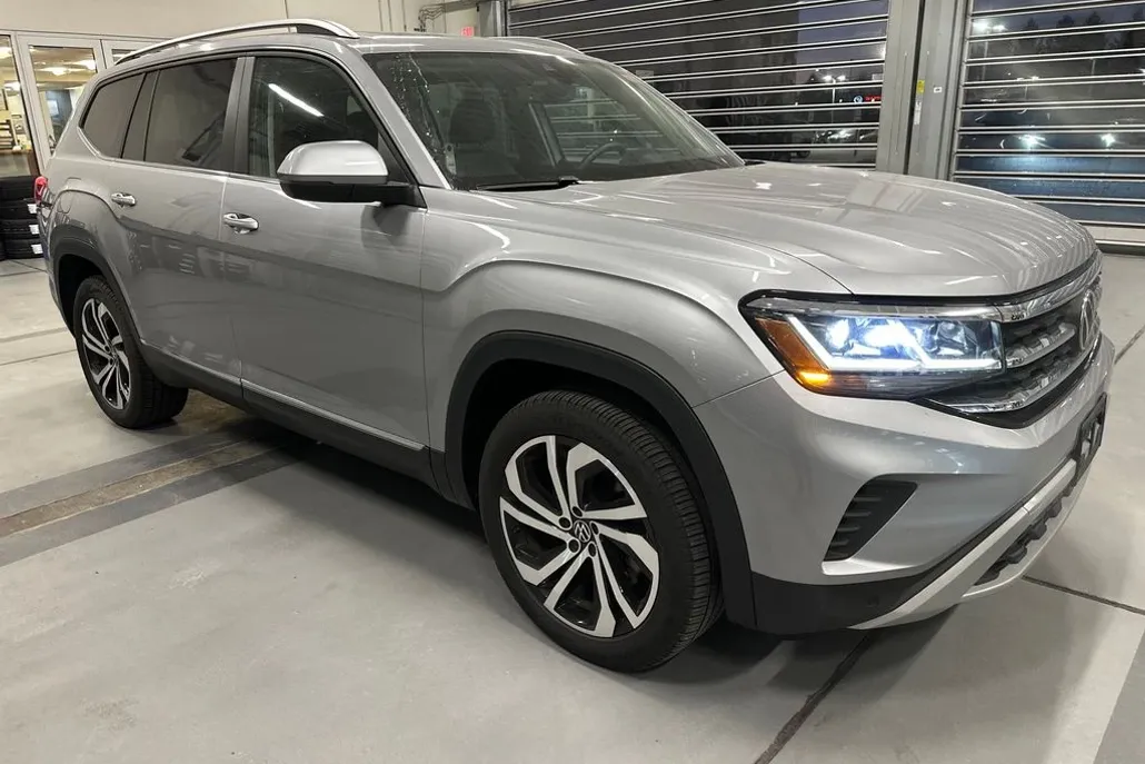 2022 Volkswagen Atlas SEL photo 1