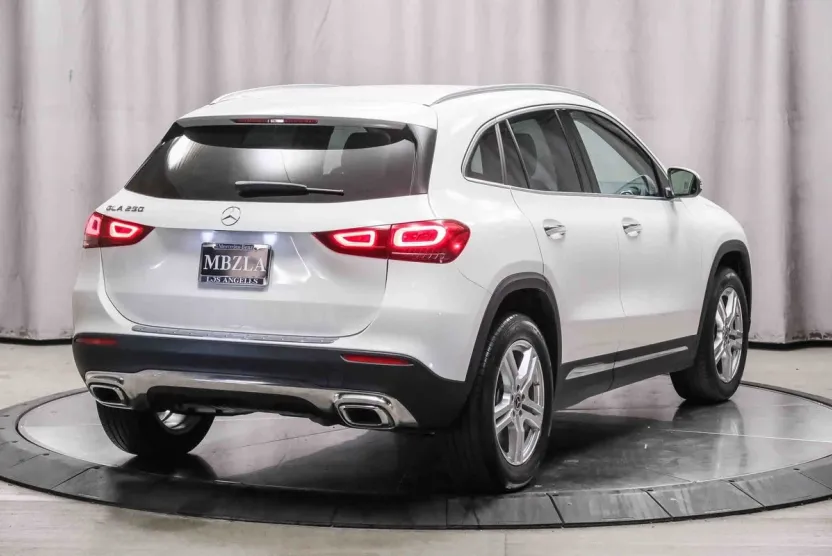 2022 Mercedes Benz GLA 250 photo 1