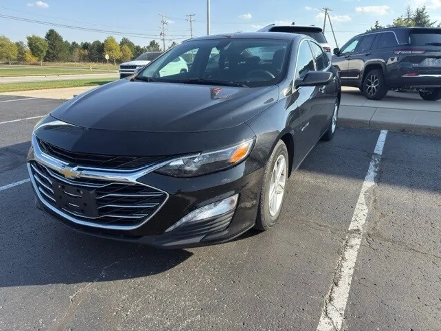 2022 Chevrolet Malibu 1LT photo 1