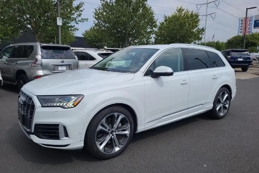 2021 Audi Q7 Prestige photo 1