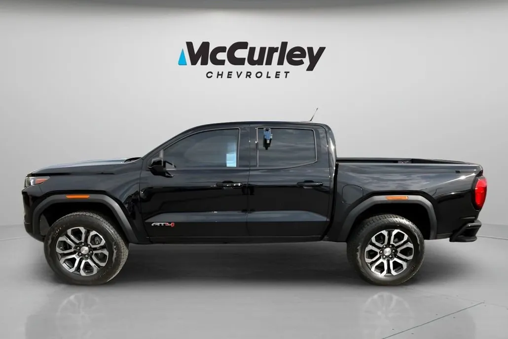 2024 Gmc Canyon AT4 photo 1