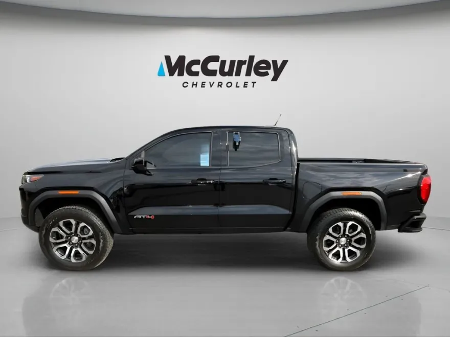 2024 Gmc Canyon AT4 photo 1