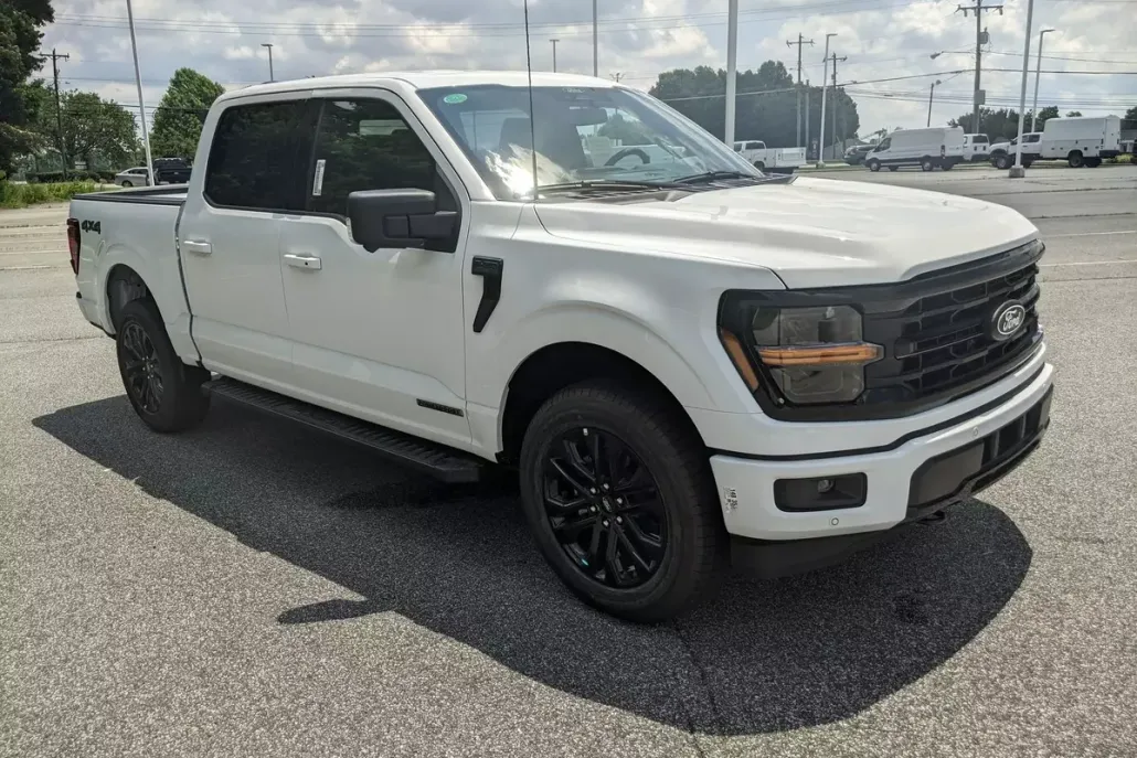 2025 Ford F-150 XLT photo 1