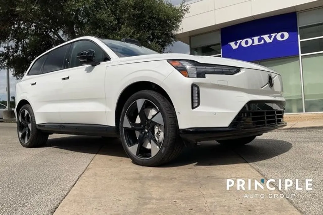 2025 Volvo EX90 Twin Motor Plus photo 1