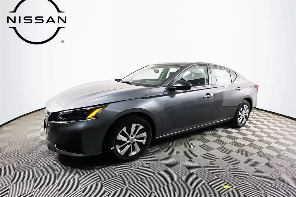 2025 Nissan Altima S photo 1