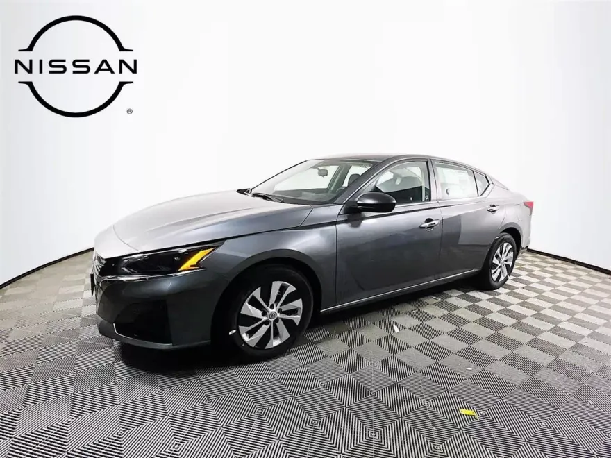 2025 Nissan Altima S photo 1