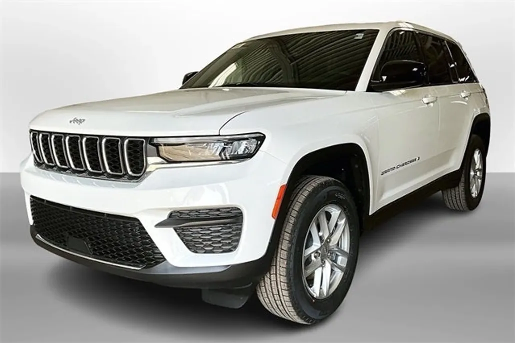 2025 Jeep Grand Cherokee Laredo photo 1